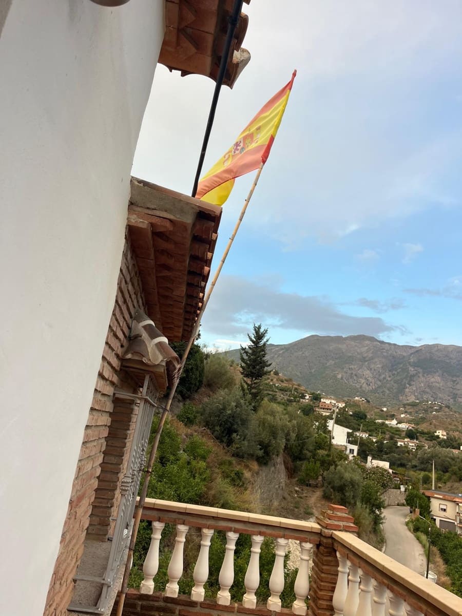 4 bedroom Townhouse for rent in Canillas de Aceituno with pool garage - € 1,400 (Ref: 10163315)