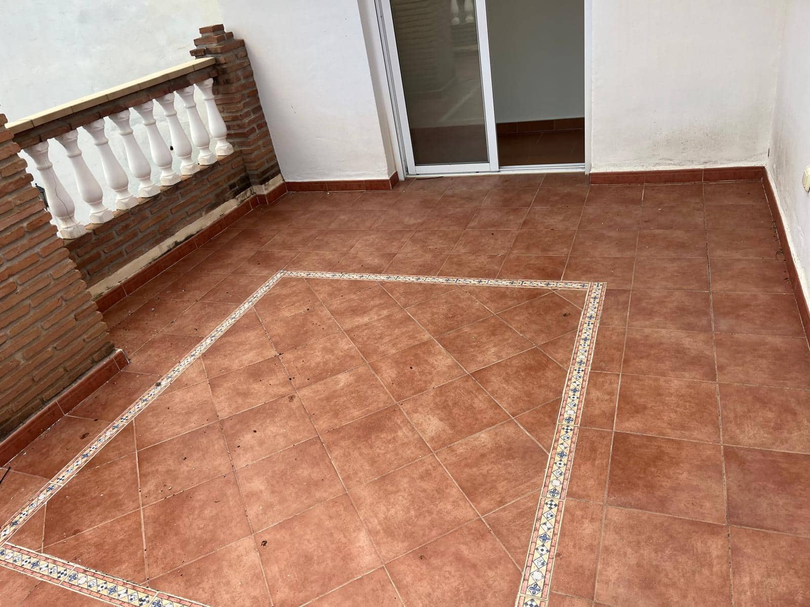 4 bedroom Townhouse for rent in Canillas de Aceituno with pool garage - € 1,400 (Ref: 10163315)