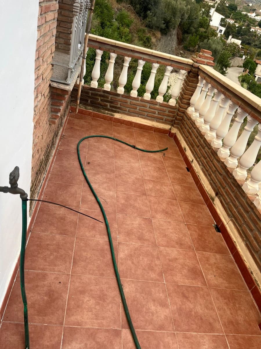 4 bedroom Townhouse for rent in Canillas de Aceituno with pool garage - € 1,400 (Ref: 10163315)