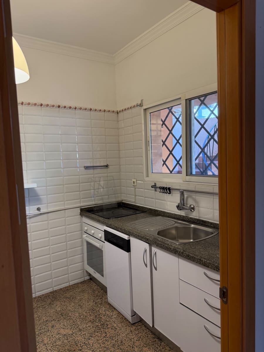 2 bedroom Terraced Villa for rent in Malaga city with garage - € 1,700 (Ref: 10163678)