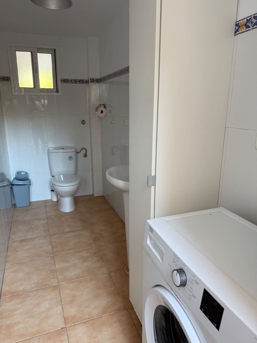 2 bedroom Terraced Villa for rent in Malaga city with garage - € 1,700 (Ref: 10163678)