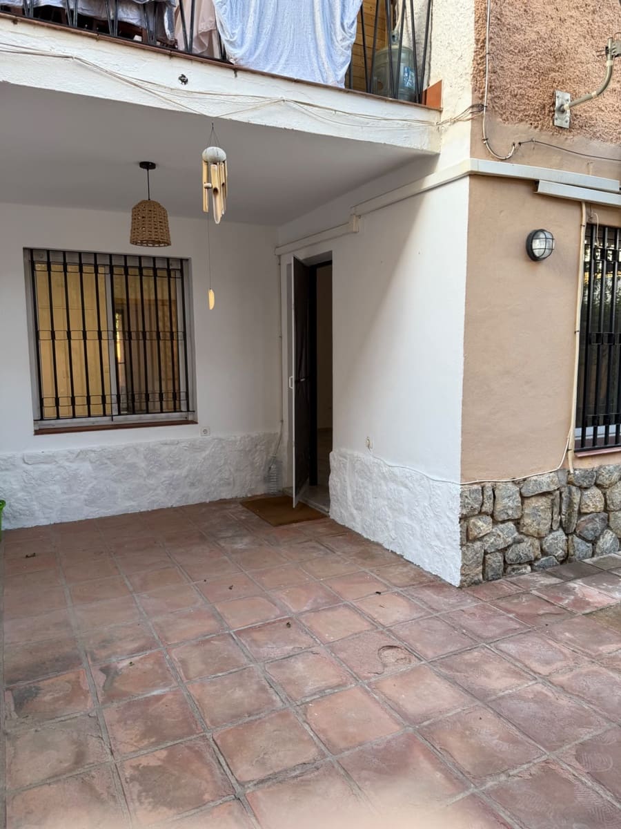 2 bedroom Terraced Villa for rent in Malaga city with garage - € 1,700 (Ref: 10163678)