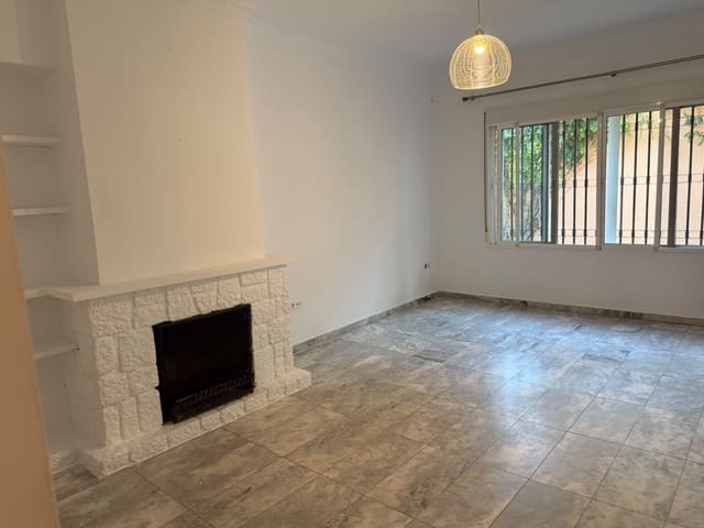 2 bedroom Terraced Villa for rent in Pedregalejo, Málaga city with garage - € 1,700 (Ref: 10163678)