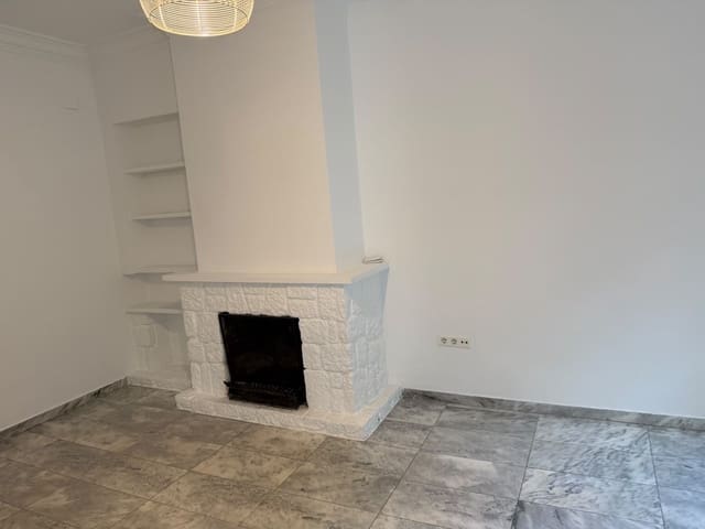 2 bedroom Terraced Villa for rent in Pedregalejo, Málaga city with garage - € 1,700 (Ref: 10163678)