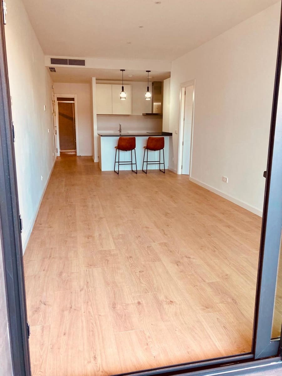 2 soverom Leilighet til leie i Malaga by med svømmebasseng garasje - € 1 800 (Ref: 10170151)