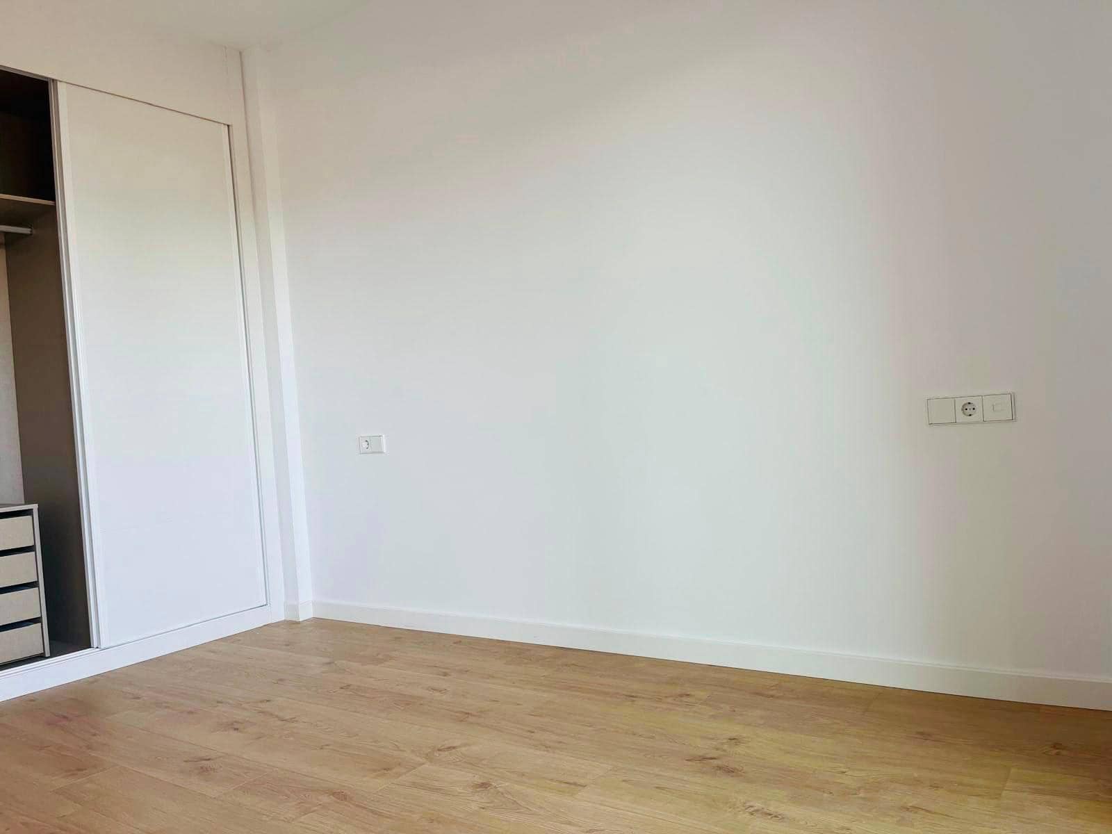 2 soverom Leilighet til leie i Malaga by med svømmebasseng garasje - € 1 800 (Ref: 10170151)