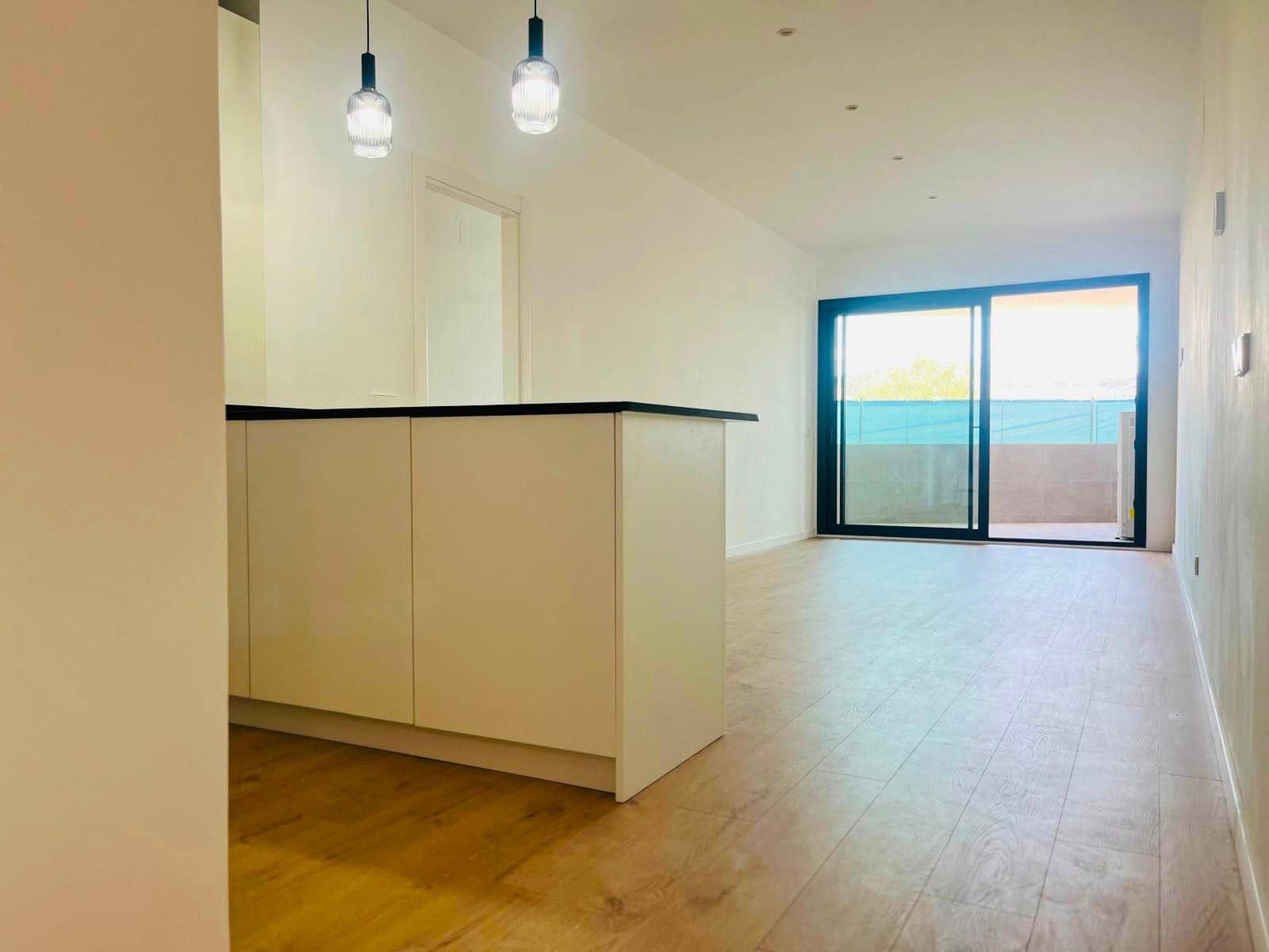 2 soverom Leilighet til leie i Malaga by med svømmebasseng garasje - € 1 800 (Ref: 10170151)