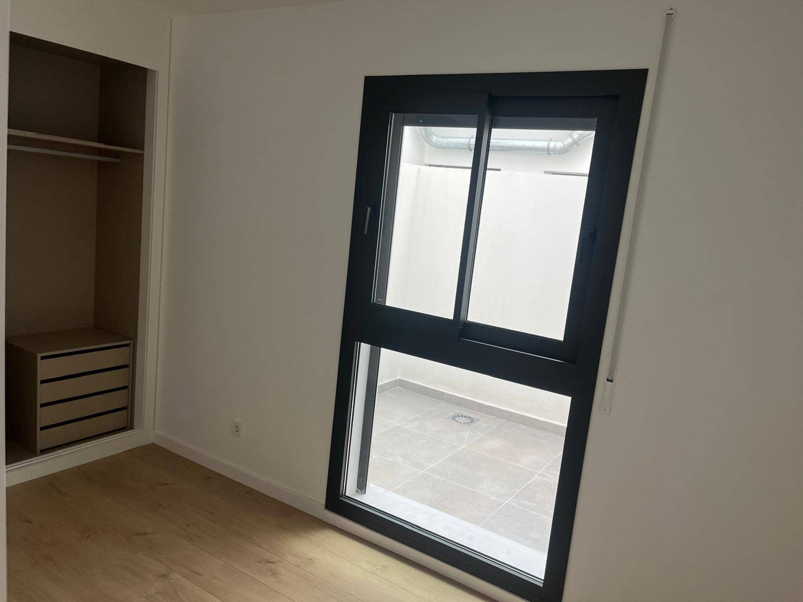 2 soverom Leilighet til leie i Malaga by med svømmebasseng garasje - € 1 800 (Ref: 10170151)