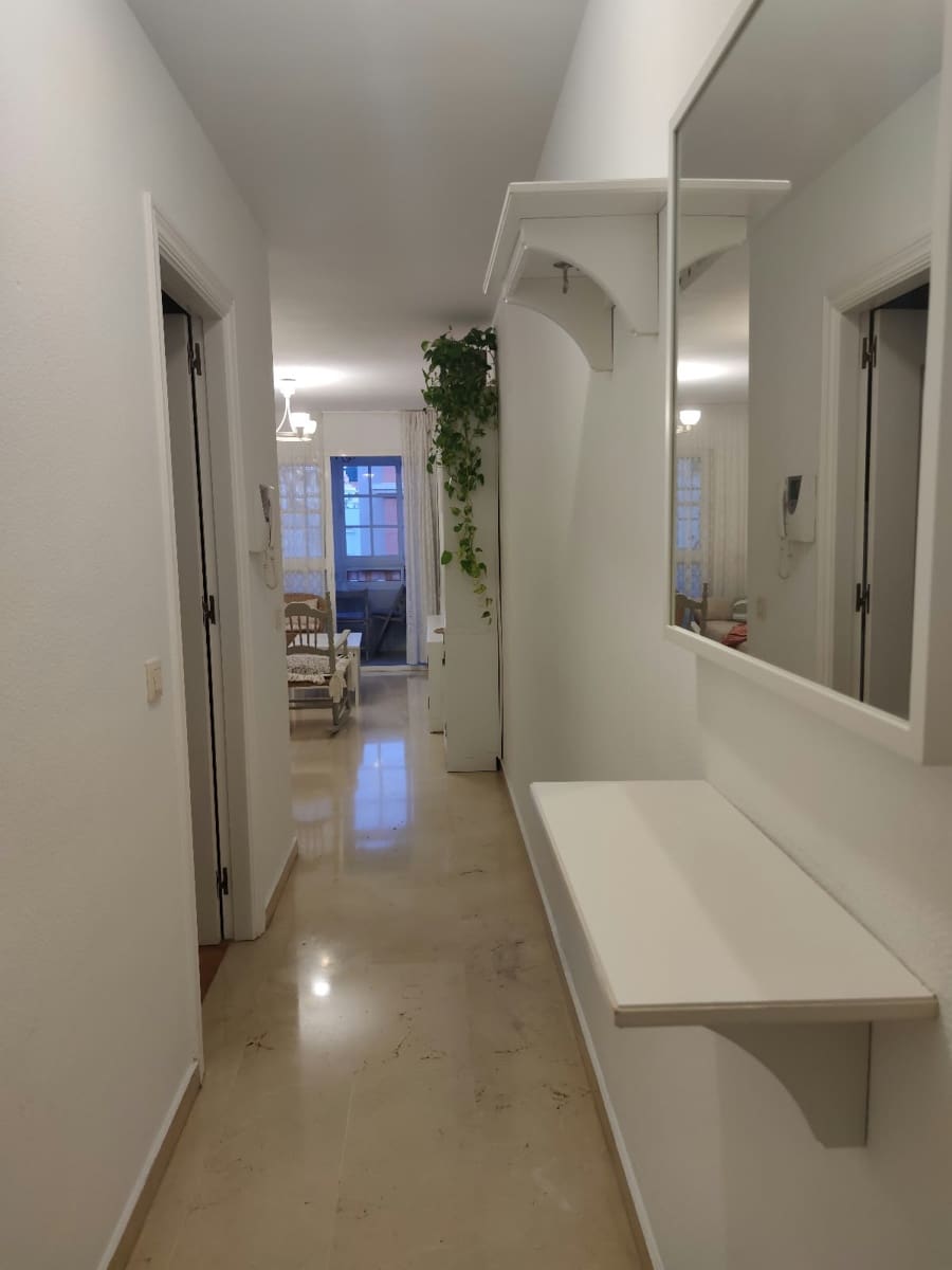 Piso de 2 habitaciones en Málaga ciudad en alquiler - 1.200 € (Ref: 10181659)