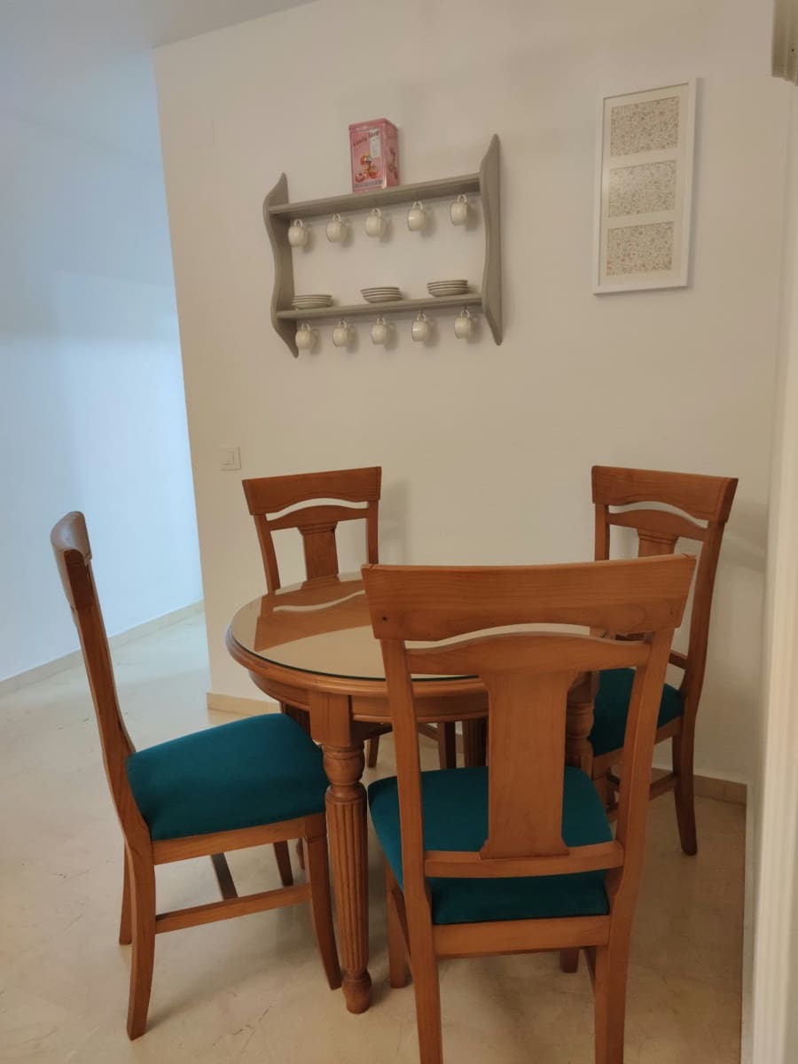 Piso de 2 habitaciones en Málaga ciudad en alquiler - 1.200 € (Ref: 10181659)