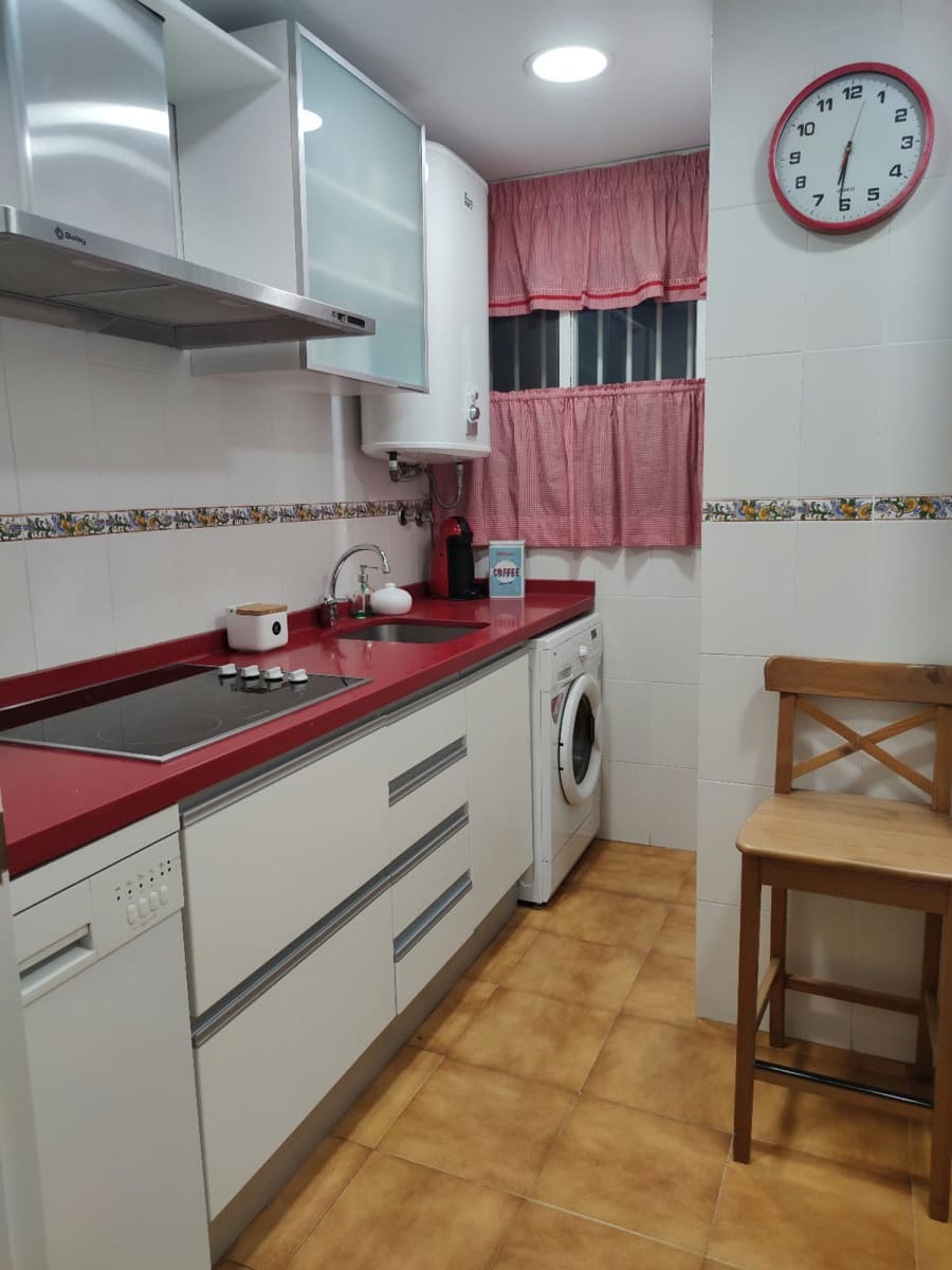 Piso de 2 habitaciones en Málaga ciudad en alquiler - 1.200 € (Ref: 10181659)