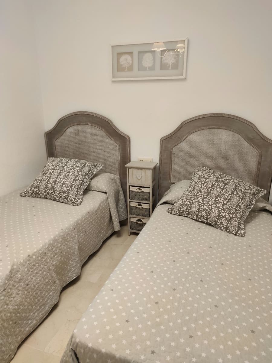 Piso de 2 habitaciones en Málaga ciudad en alquiler - 1.200 € (Ref: 10181659)