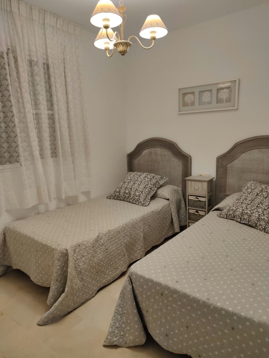 Piso de 2 habitaciones en Málaga ciudad en alquiler - 1.200 € (Ref: 10181659)