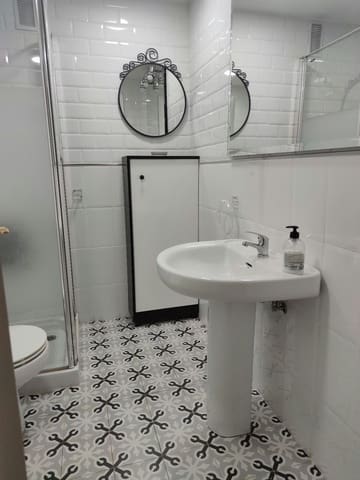 Piso de 2 habitaciones en Capuchinos, Málaga ciudad en alquiler - 1.200 € (Ref: 10181659)