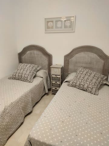 Piso de 2 habitaciones en Capuchinos, Málaga ciudad en alquiler - 1.200 € (Ref: 10181659)