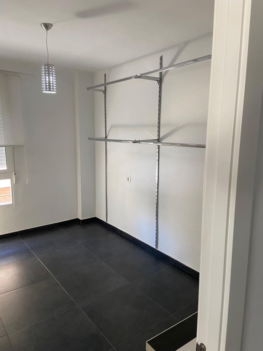 Appartement de 4 chambres à louer à Velez-Malaga - 1 000 € (Ref: 6810764)