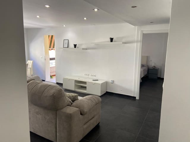 Appartement de 4 chambres à louer à Vélez-Málaga - 1 000 € (Ref: 6810764)