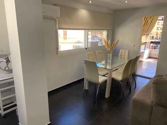 Appartement de 4 chambres à louer à Vélez-Málaga - 1 000 € (Ref: 6810764)