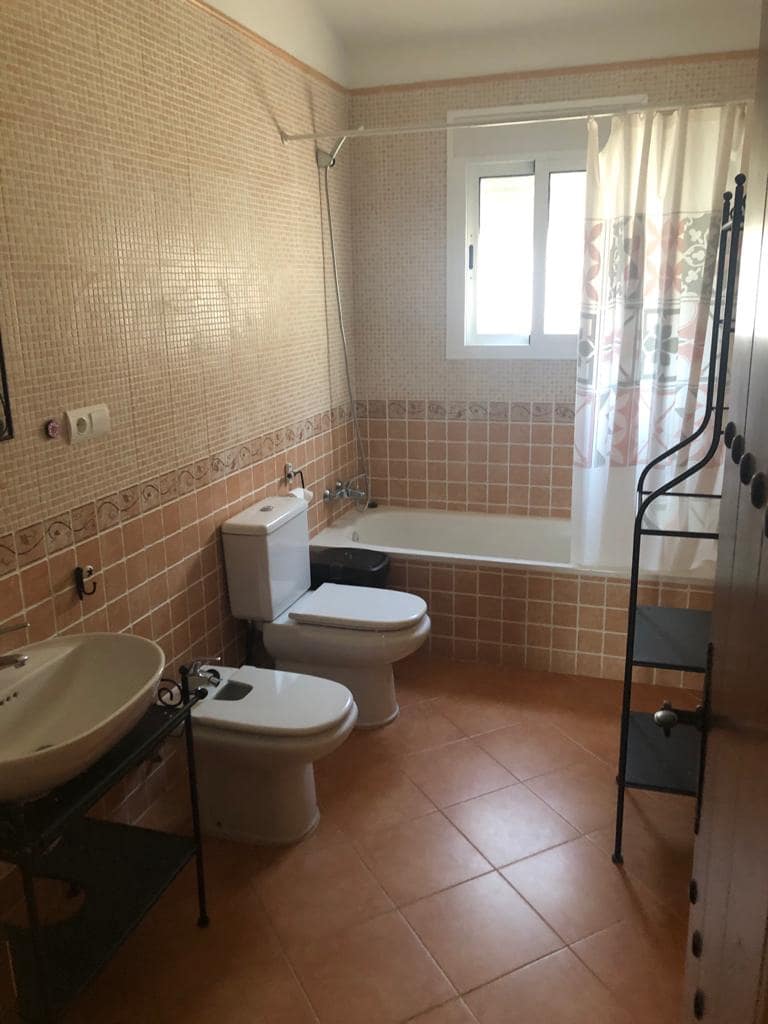 2 slaapkamer Huis te huur in Archez - € 1.000 (Ref: 7058365)