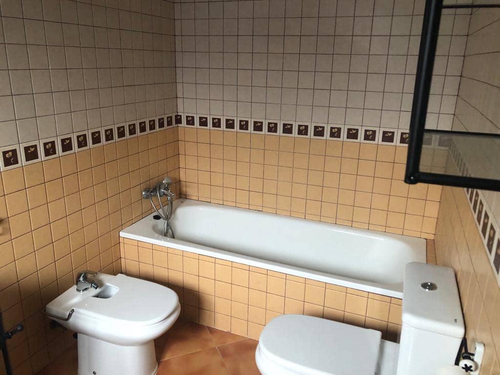 2 slaapkamer Huis te huur in Archez - € 1.000 (Ref: 7058365)