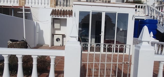 2 sovrum Hus att hyra i Urbanización Santa Rosa, Torrox med garage - 700 € (Ref: 7373747)