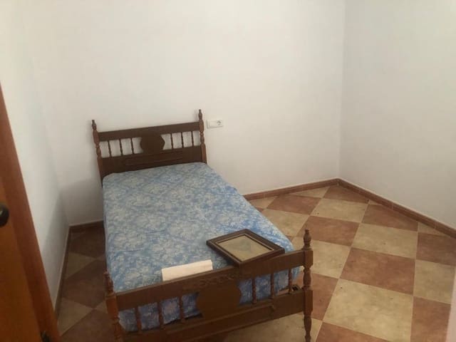 3 bedroom Flat for rent in Sedella - € 600 (Ref: 8021448)