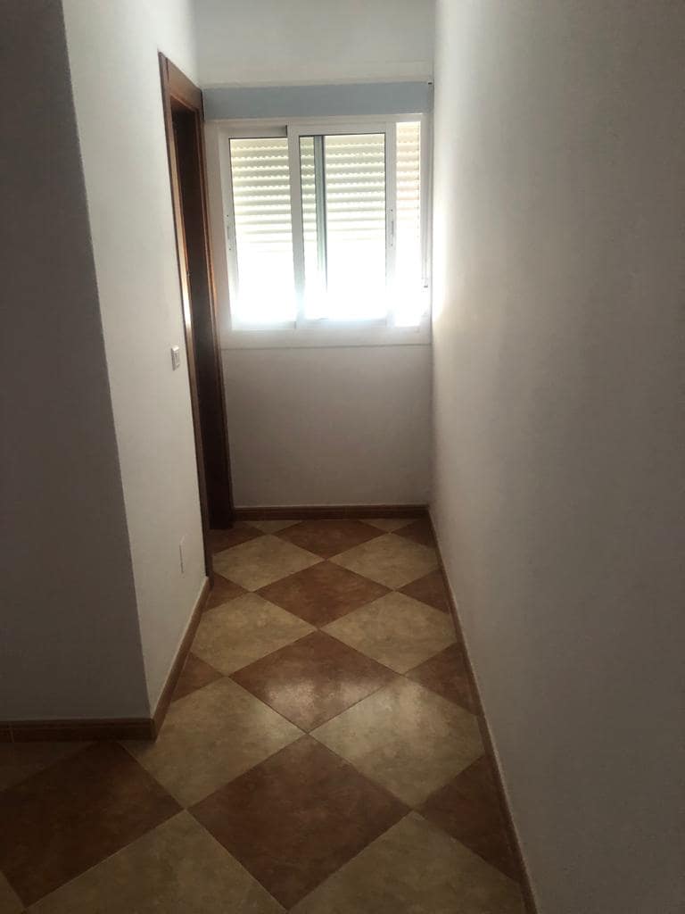 3 sovrum Lägenhet att hyra i Sedella - 600 € (Ref: 8021448)