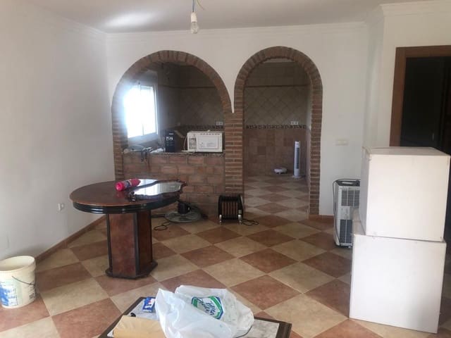 3 bedroom Flat for rent in Sedella - € 600 (Ref: 8021448)
