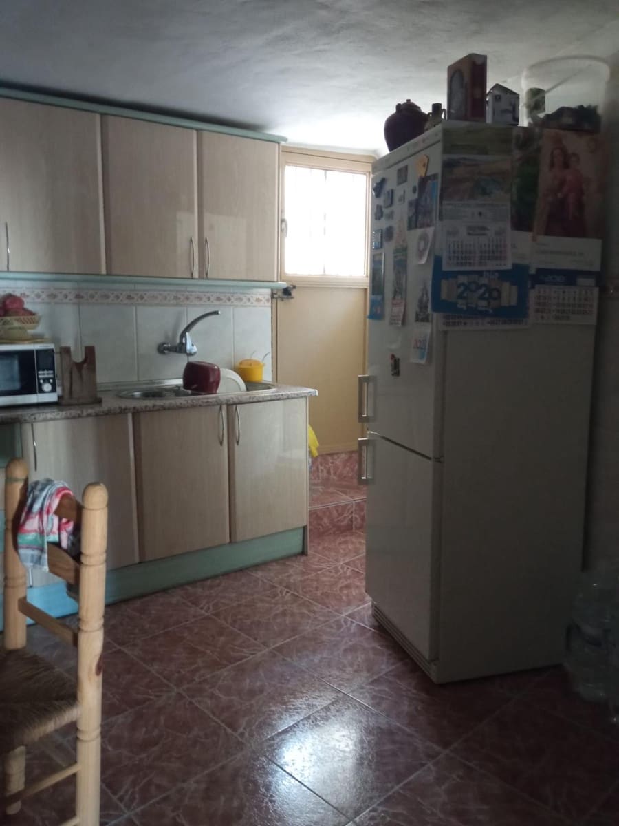 4 soveværelse Byhus til leje i Comares - € 700 (Ref: 8066901)