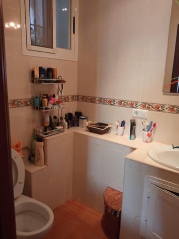 4 soveværelse Byhus til leje i Comares - € 700 (Ref: 8066901)