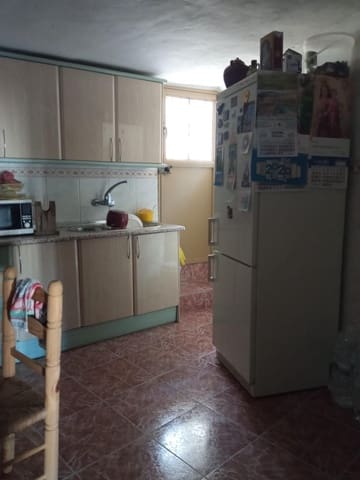 4 soveværelse Byhus til leje i Comares - € 700 (Ref: 8066901)