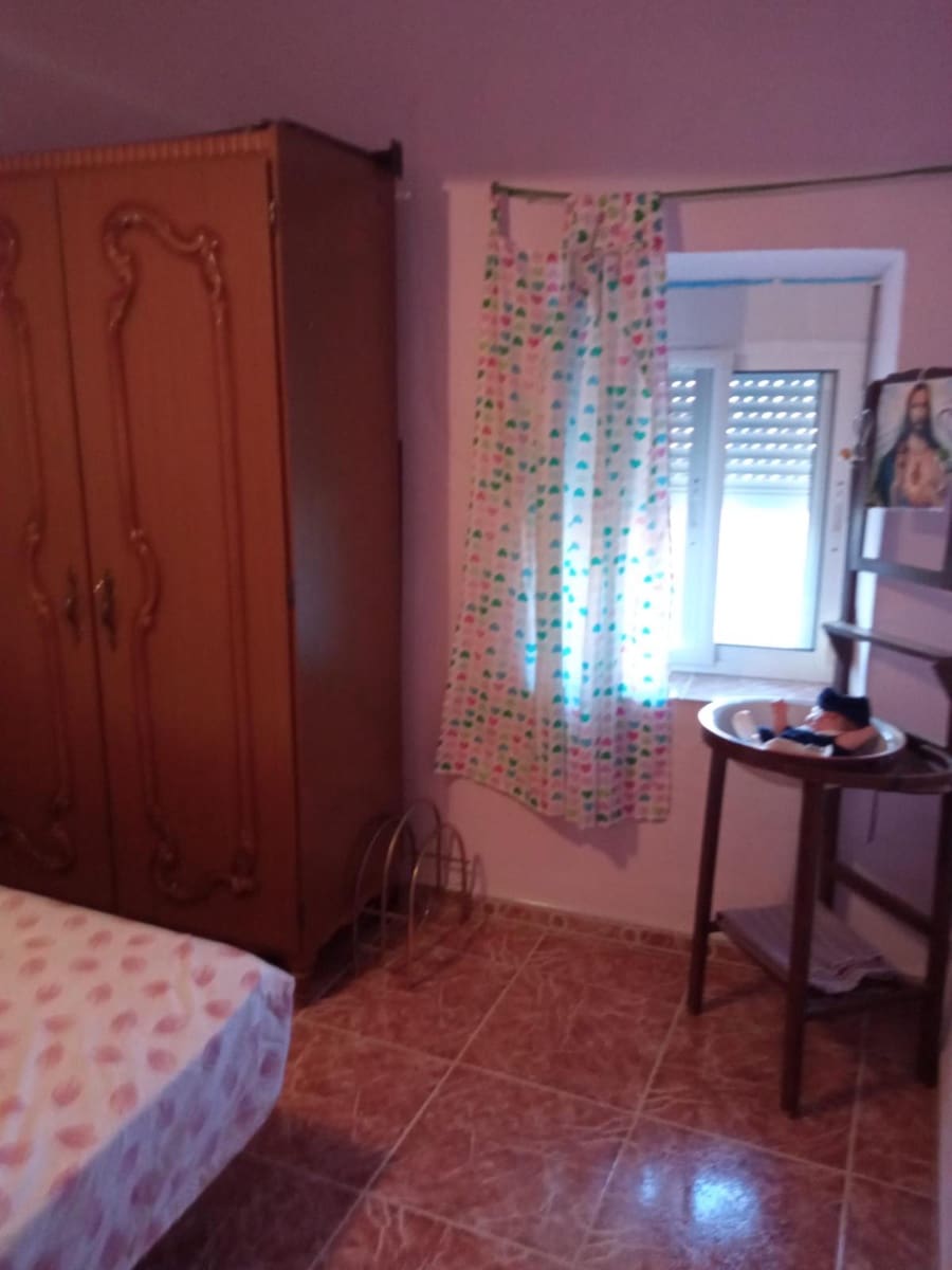 4 soveværelse Byhus til leje i Comares - € 700 (Ref: 8066901)