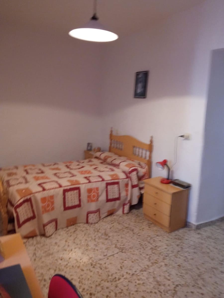 4 soveværelse Byhus til leje i Comares - € 700 (Ref: 8066901)