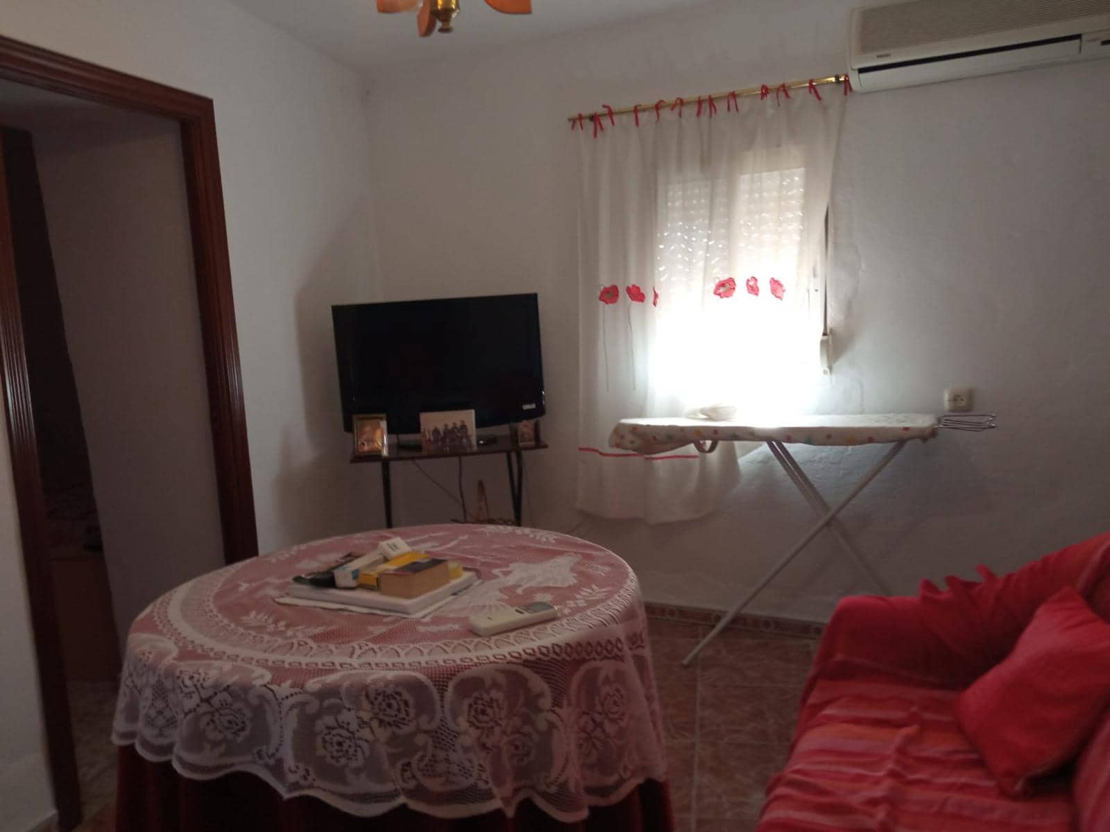 4 soveværelse Byhus til leje i Comares - € 700 (Ref: 8066901)