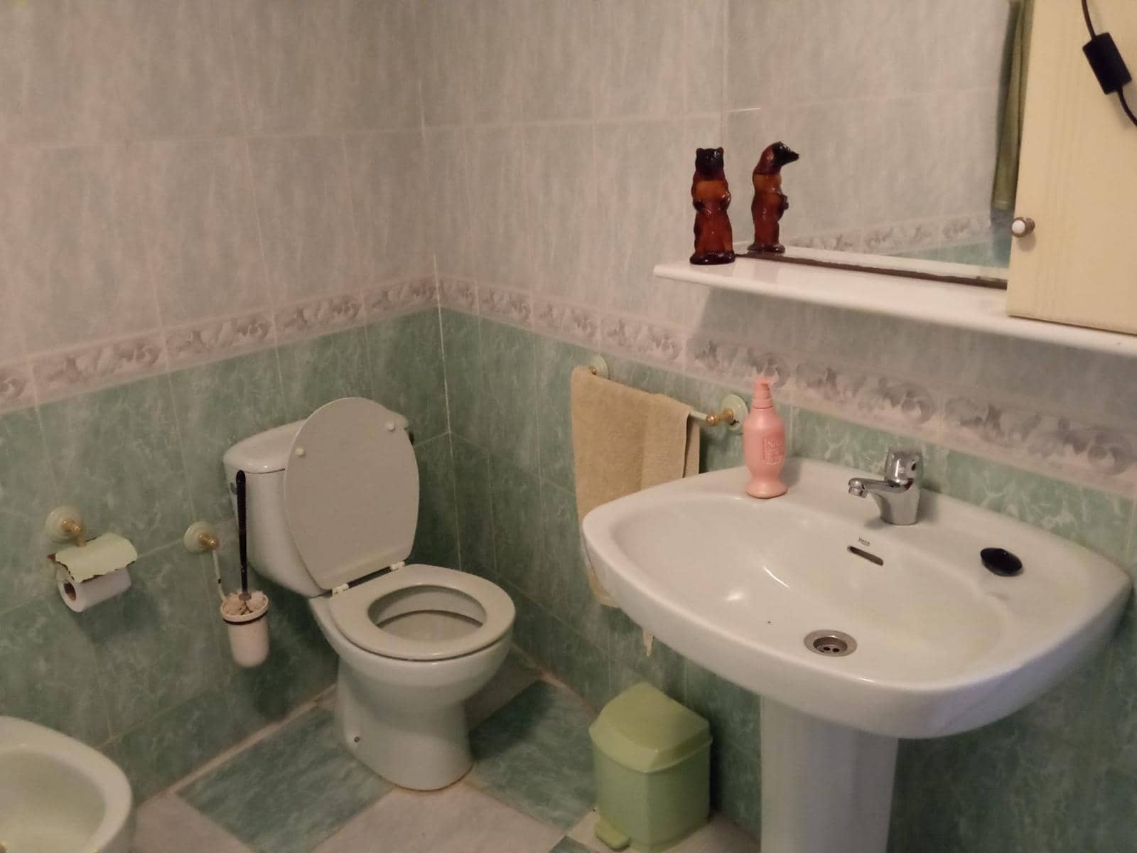 4 soveværelse Byhus til leje i Comares - € 700 (Ref: 8066901)