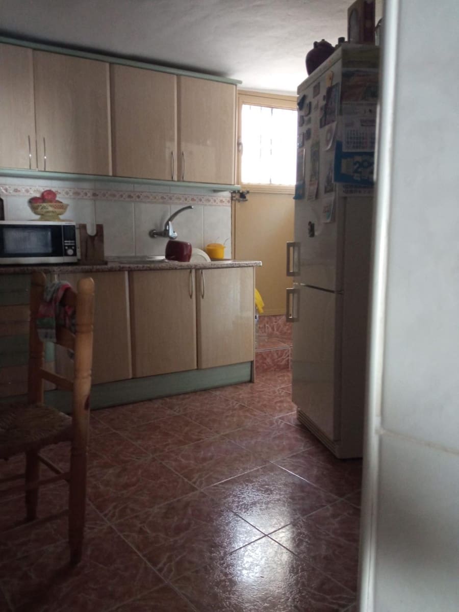 4 soveværelse Byhus til leje i Comares - € 700 (Ref: 8066901)