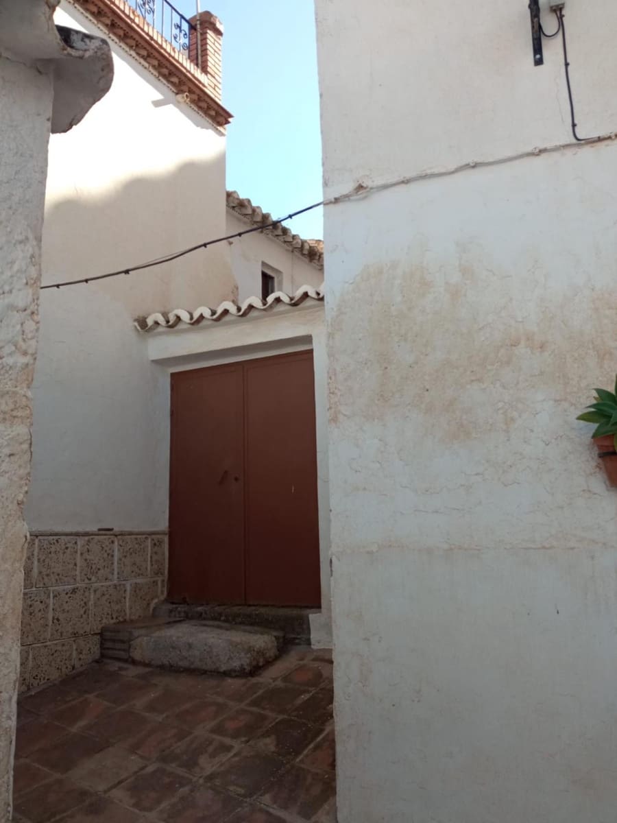 4 soveværelse Byhus til leje i Comares - € 700 (Ref: 8066901)