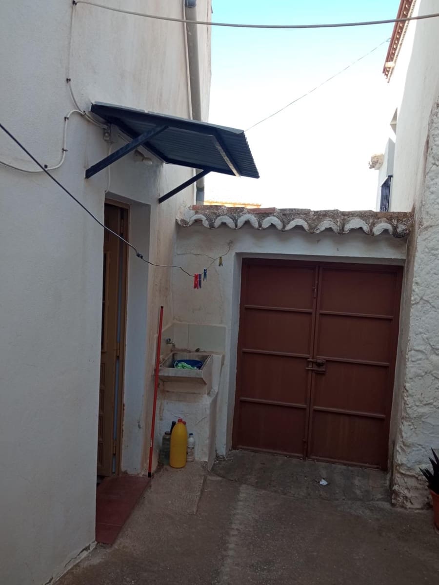 4 soveværelse Byhus til leje i Comares - € 700 (Ref: 8066901)