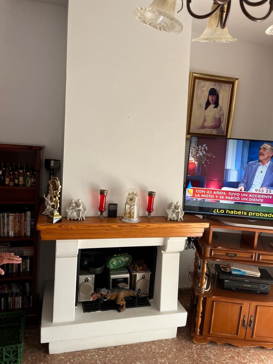 3 bedroom Flat for rent in Velez-Malaga with garage - € 800 (Ref: 8173841)