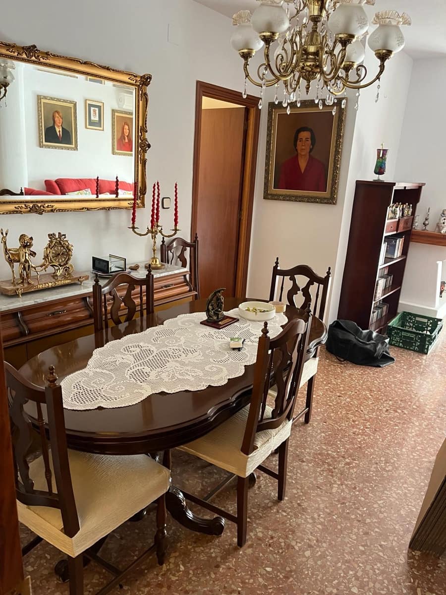 3 bedroom Flat for rent in Velez-Malaga with garage - € 800 (Ref: 8173841)