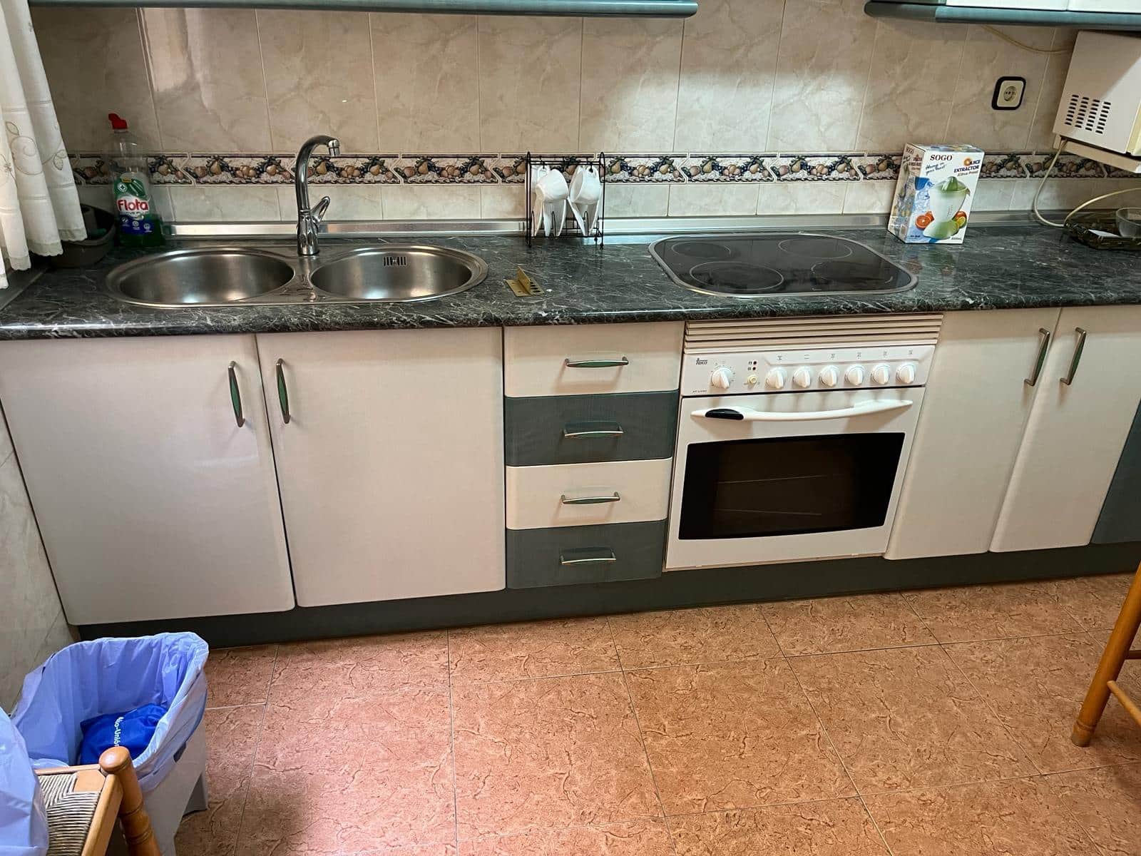 3 bedroom Flat for rent in Velez-Malaga with garage - € 800 (Ref: 8173841)