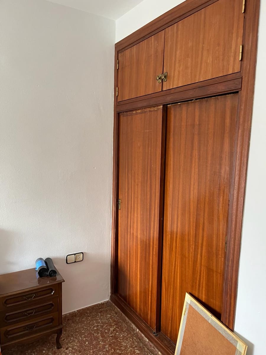 3 bedroom Flat for rent in Velez-Malaga with garage - € 800 (Ref: 8173841)