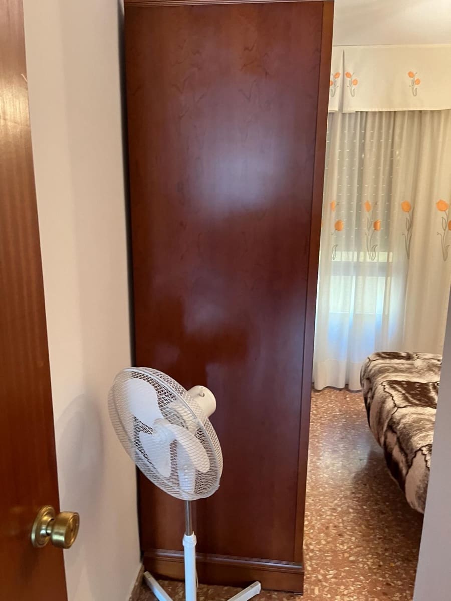 3 bedroom Flat for rent in Velez-Malaga with garage - € 800 (Ref: 8173841)