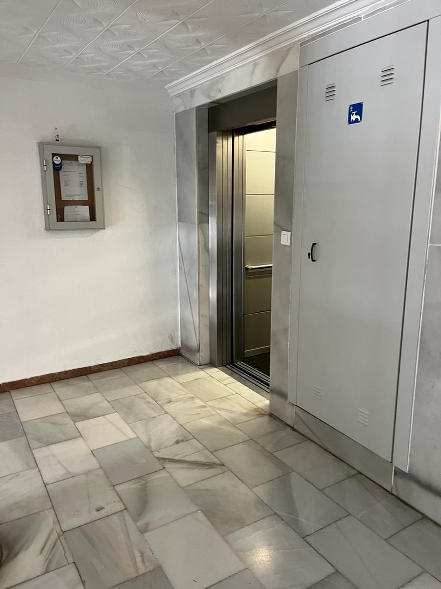 3 bedroom Flat for rent in Velez-Malaga with garage - € 800 (Ref: 8173841)