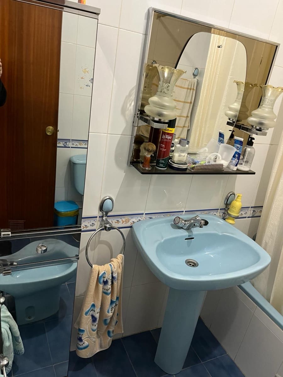 3 bedroom Flat for rent in Velez-Malaga with garage - € 800 (Ref: 8173841)