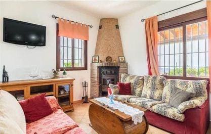 Grunde uden byggetilladelser til leje i Sedella - € 900 (Ref: 8738866)