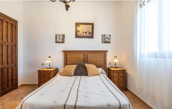 Grunde uden byggetilladelser til leje i Sedella - € 900 (Ref: 8738866)