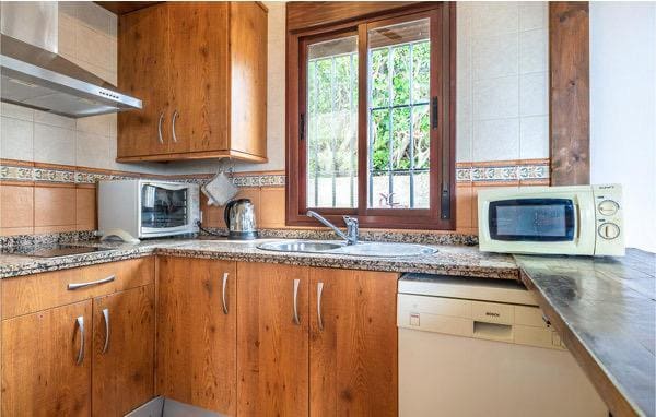 Grunde uden byggetilladelser til leje i Sedella - € 900 (Ref: 8738866)