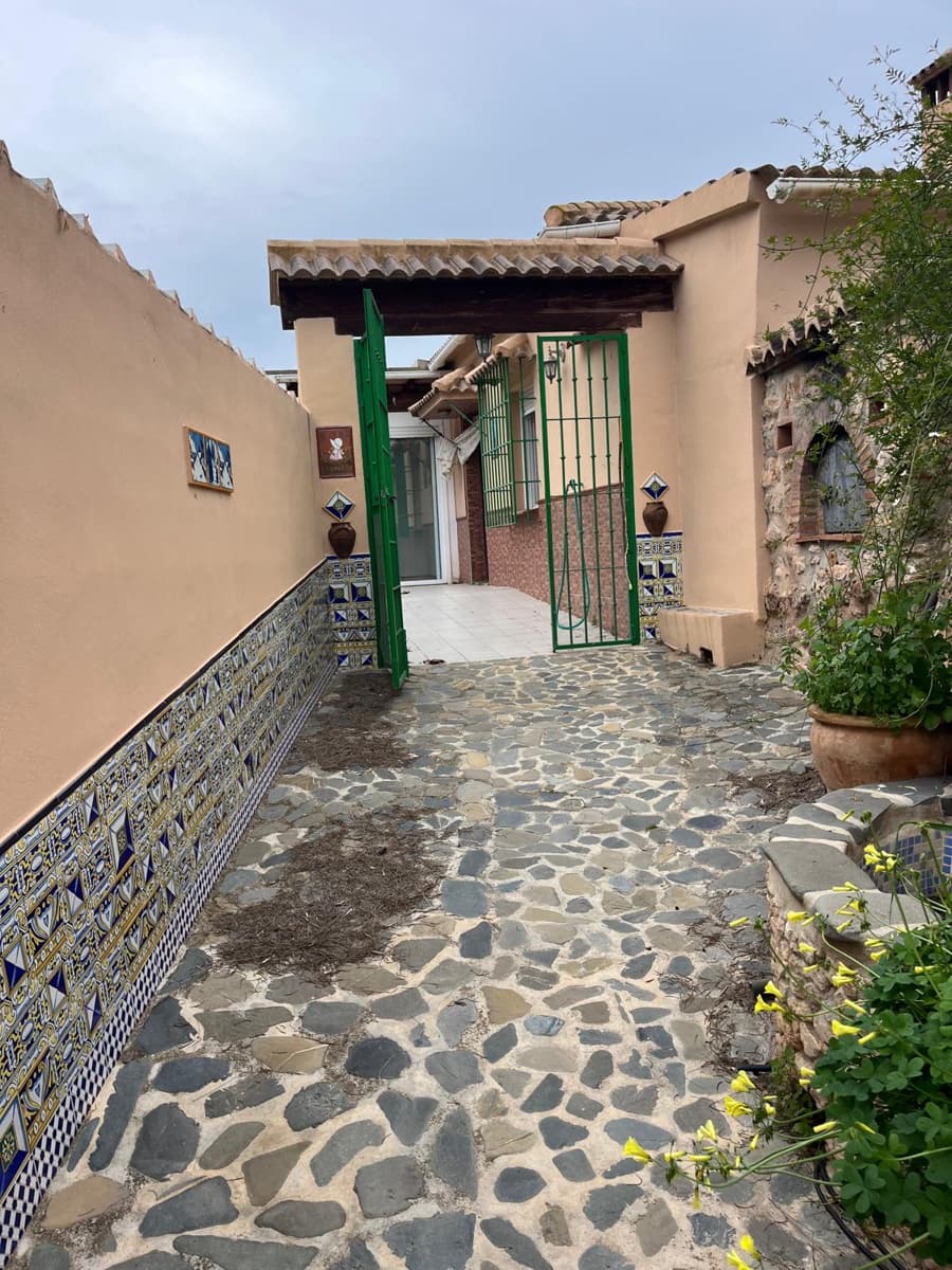 Landgrundstück zu vermieten in Comares - 650 € (Ref: 8751766)