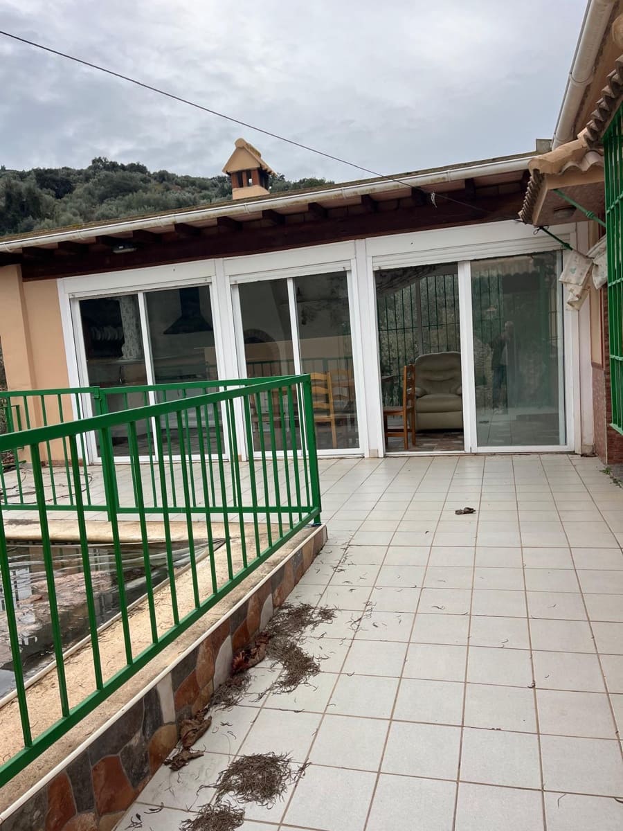 Landgrundstück zu vermieten in Comares - 650 € (Ref: 8751766)